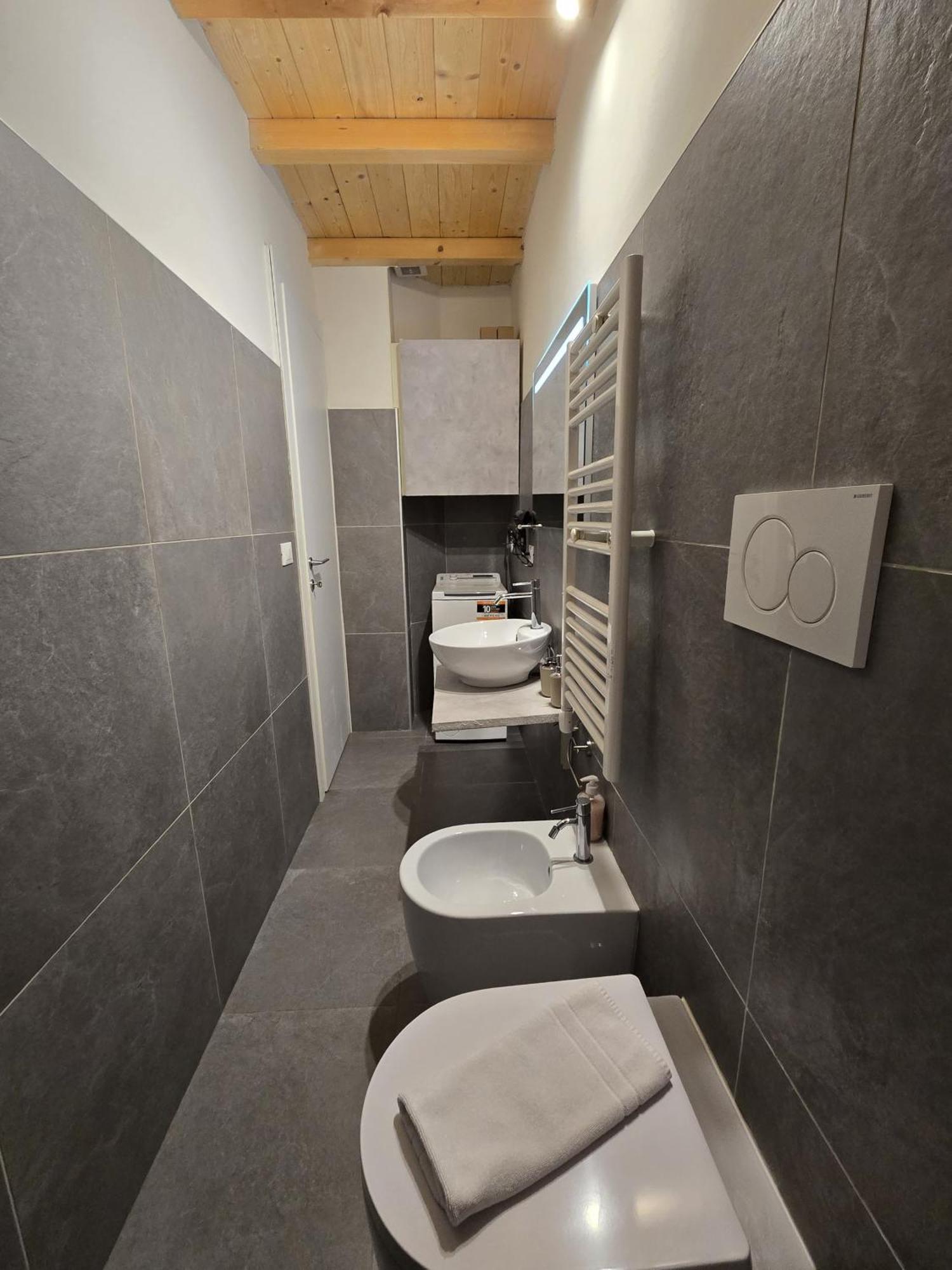 La Ca' Pezzana Affittaly Apartments Болонья Экстерьер фото