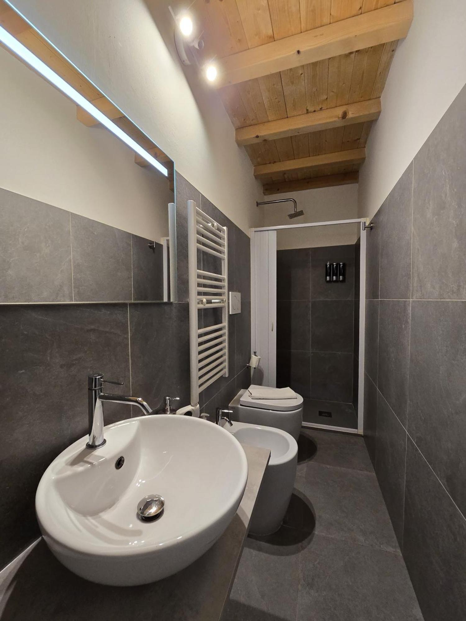 La Ca' Pezzana Affittaly Apartments Болонья Экстерьер фото